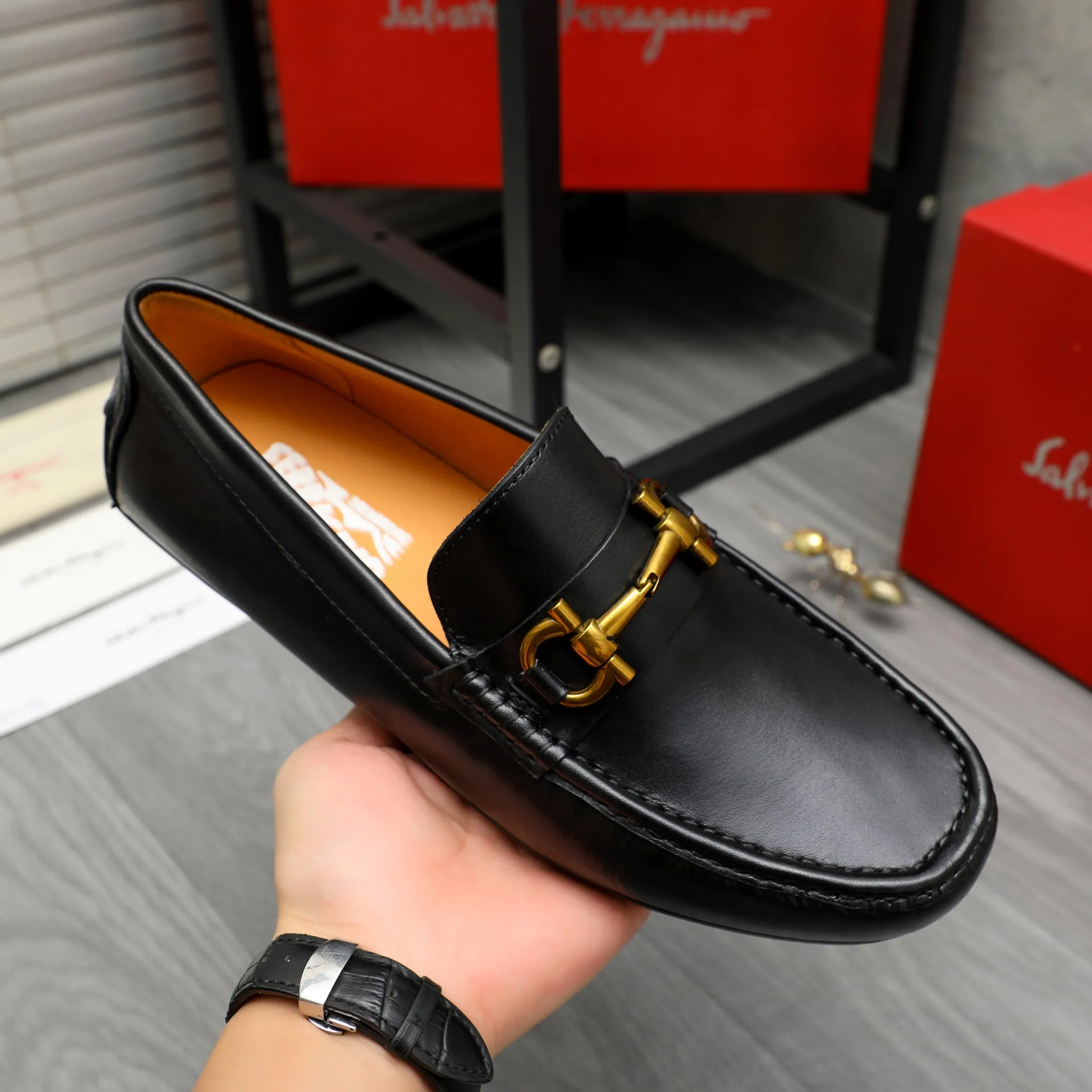Men's shoes 💰400 Product trademark: Ferragamo "Ferragamo" business slip-on shoes Regular size: 38-45 (45 is custom-made and non-returnable) Product materials: Selected high-quality cowhide upper, pigskin lining, rubber bean outsole